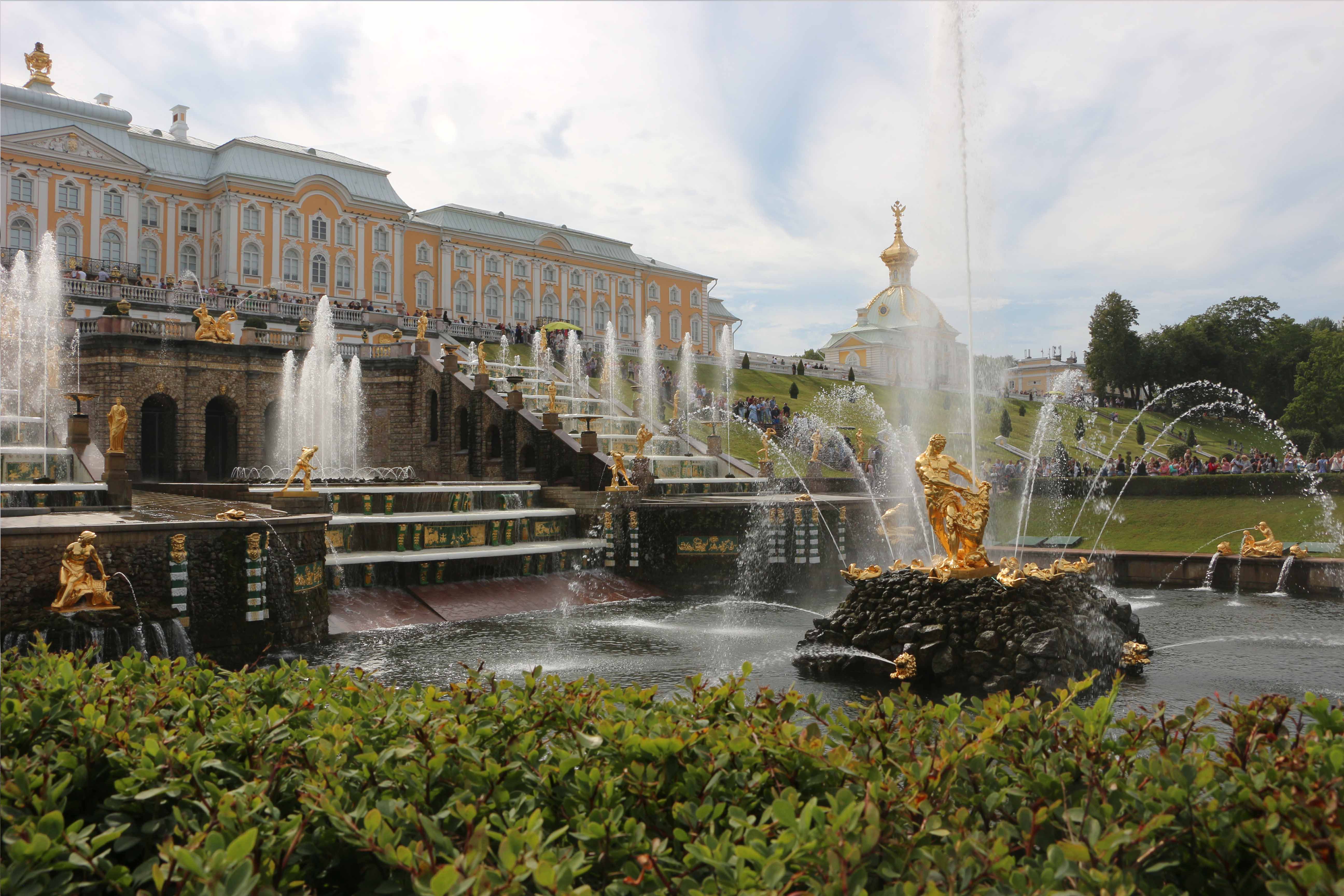 Индивидуальная экскурсия к фонтанам Петергофа